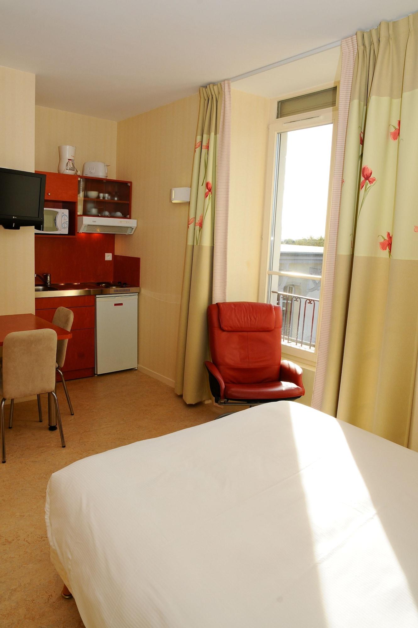 Hotels & Residences - Les Thermes Luxeuil-les-Bains Bagian luar foto