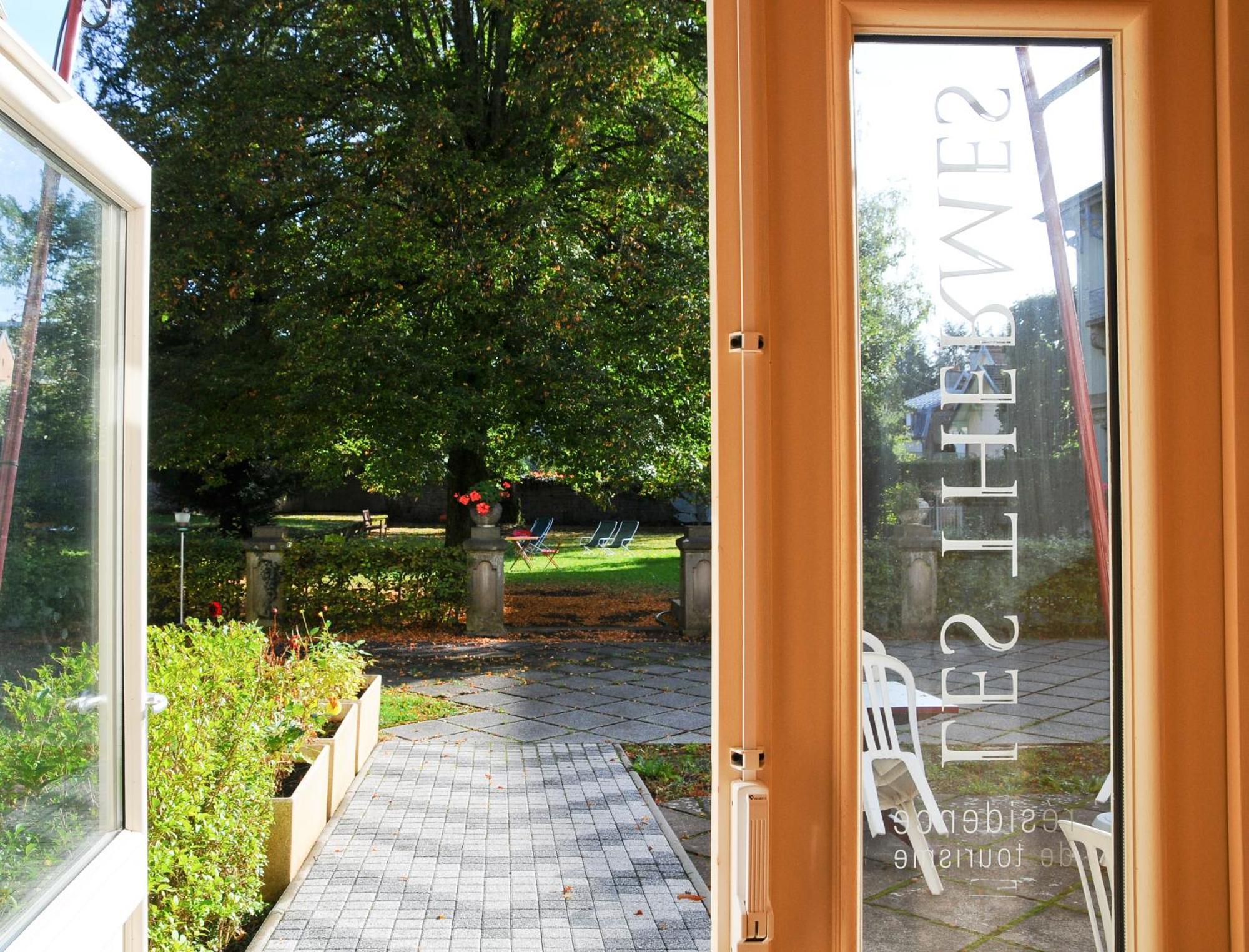 Hotels & Residences - Les Thermes Luxeuil-les-Bains Bagian luar foto