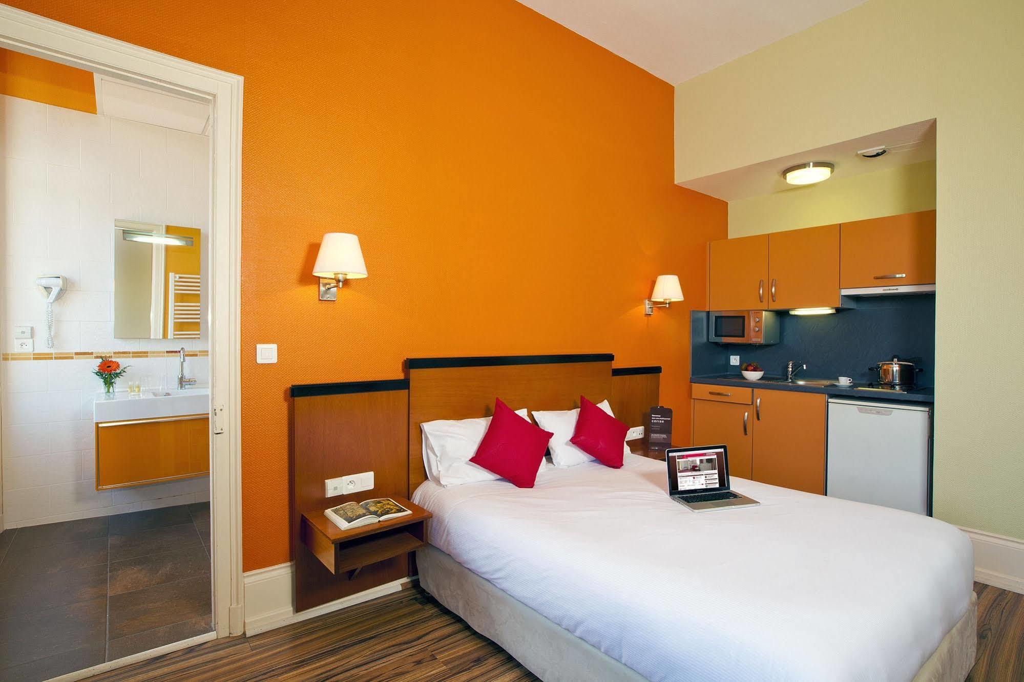 Hotels & Residences - Les Thermes Luxeuil-les-Bains Bagian luar foto