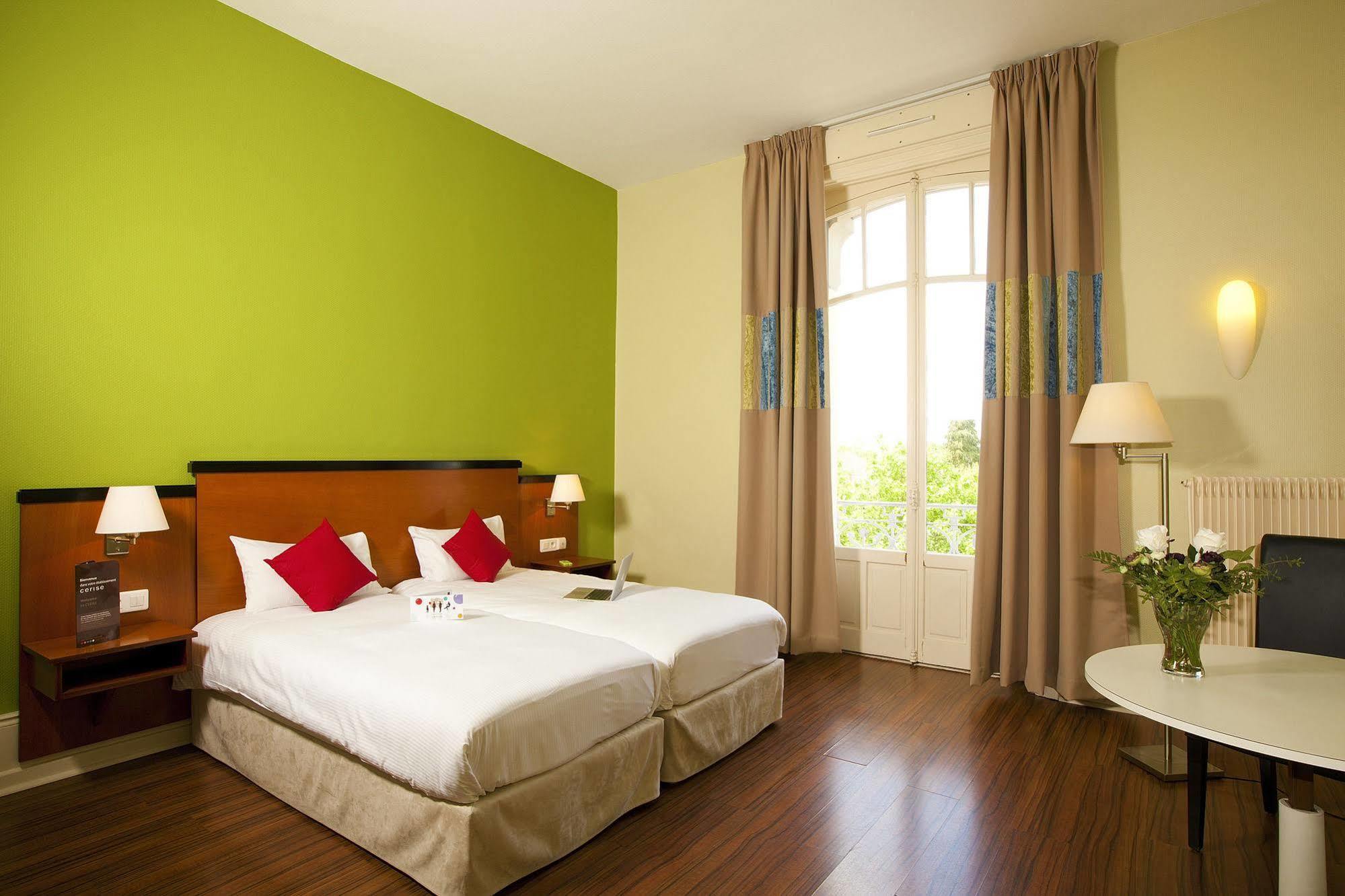 Hotels & Residences - Les Thermes Luxeuil-les-Bains Bagian luar foto