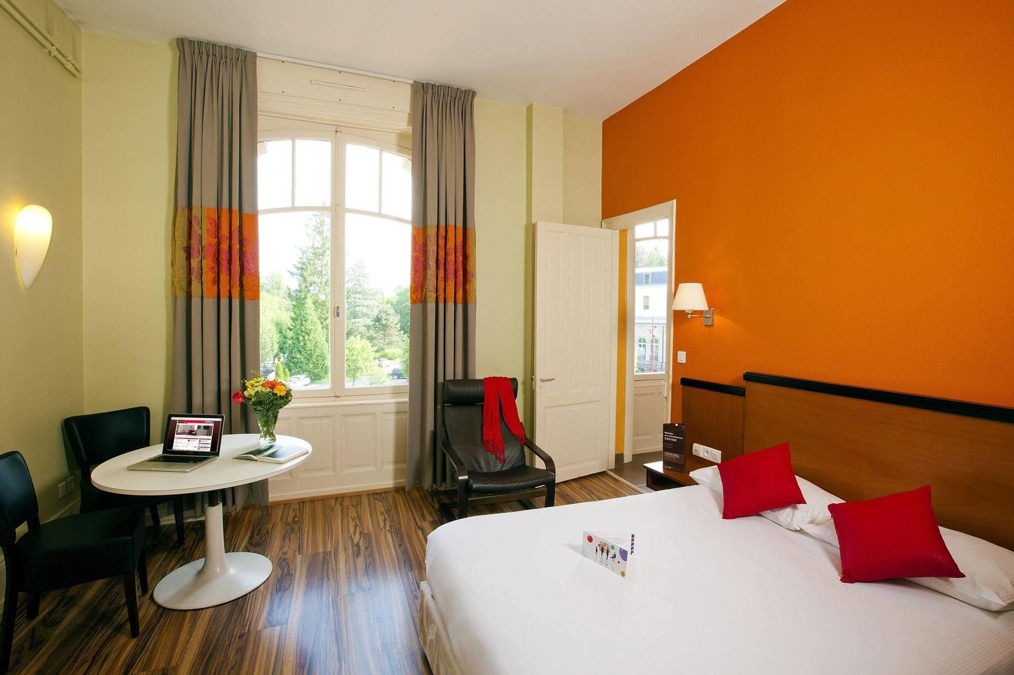 Hotels & Residences - Les Thermes Luxeuil-les-Bains Bagian luar foto
