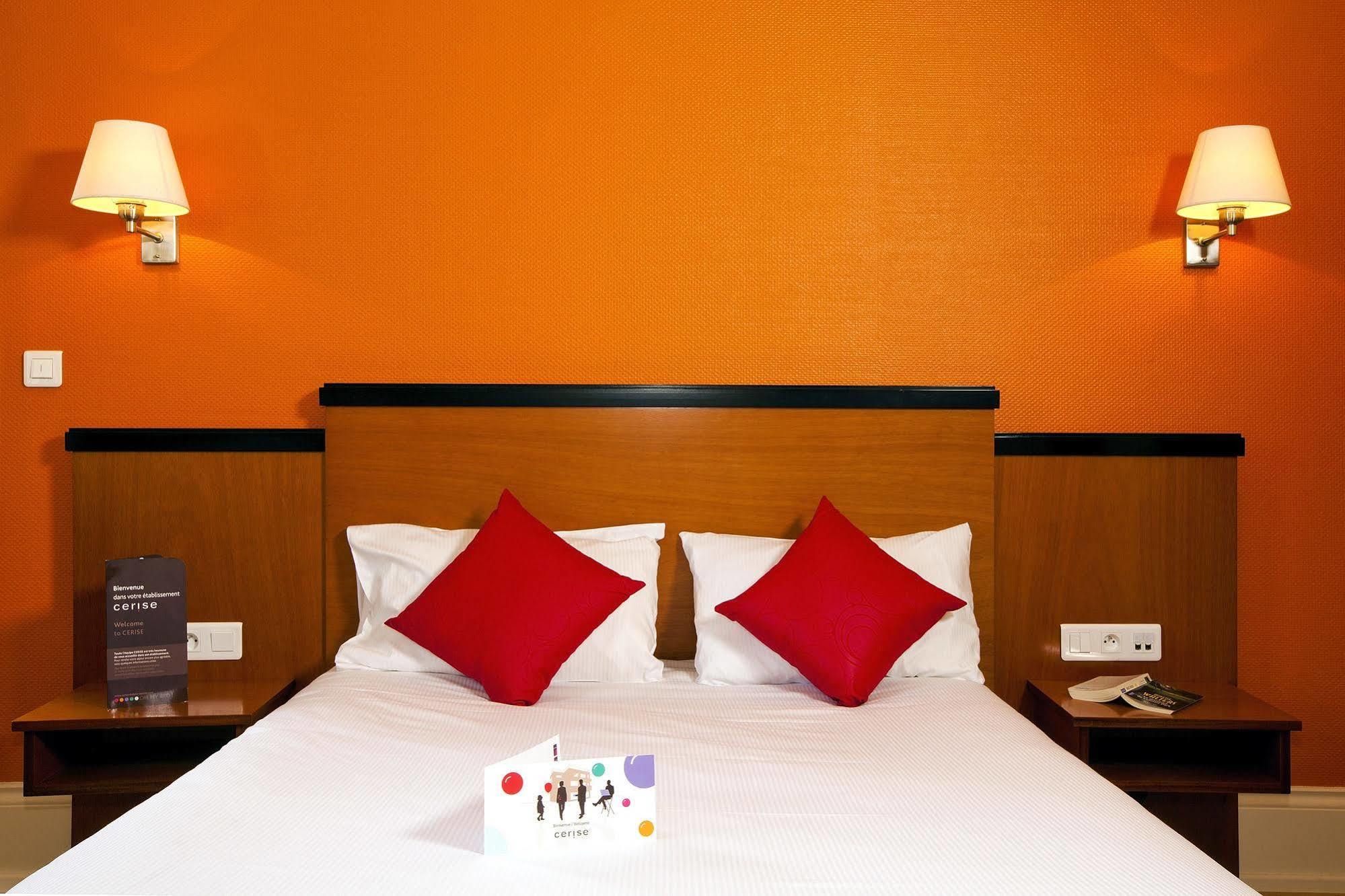 Hotels & Residences - Les Thermes Luxeuil-les-Bains Bagian luar foto