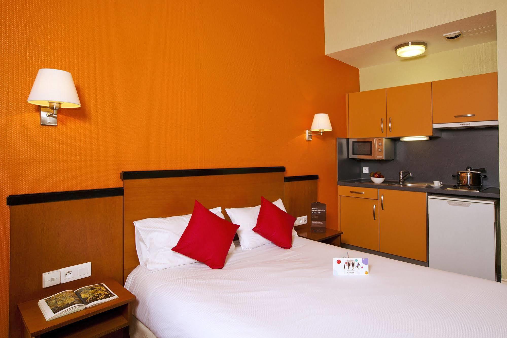 Hotels & Residences - Les Thermes Luxeuil-les-Bains Bagian luar foto