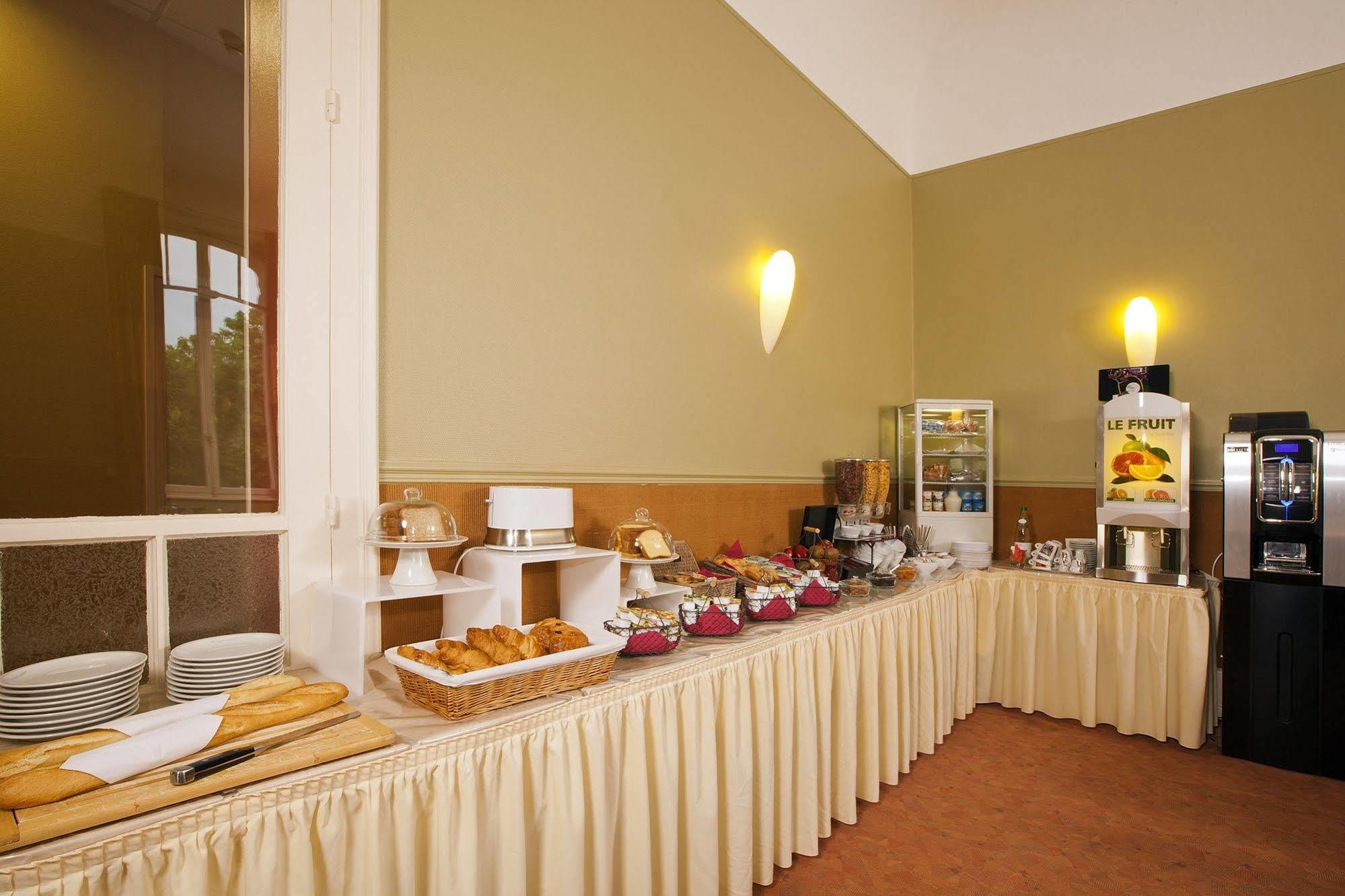 Hotels & Residences - Les Thermes Luxeuil-les-Bains Bagian luar foto