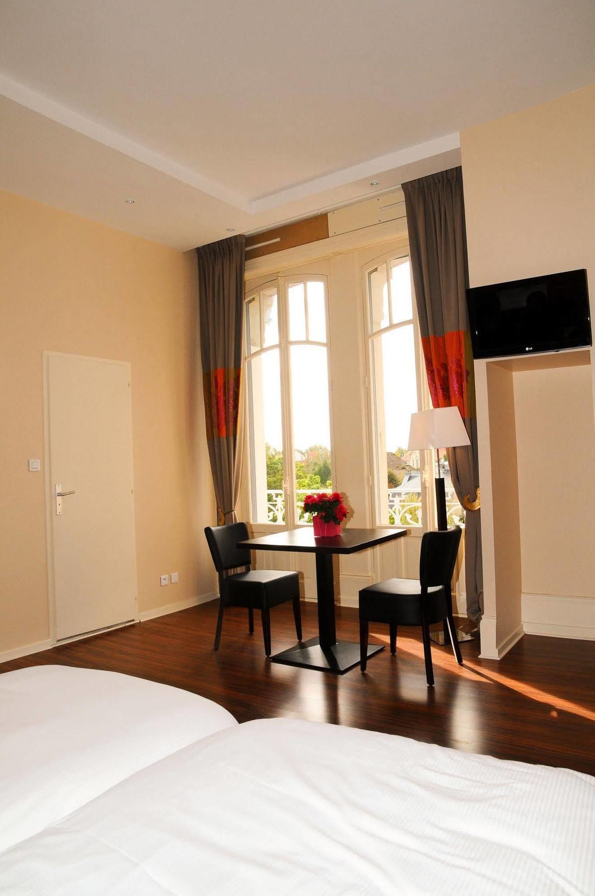 Hotels & Residences - Les Thermes Luxeuil-les-Bains Bagian luar foto