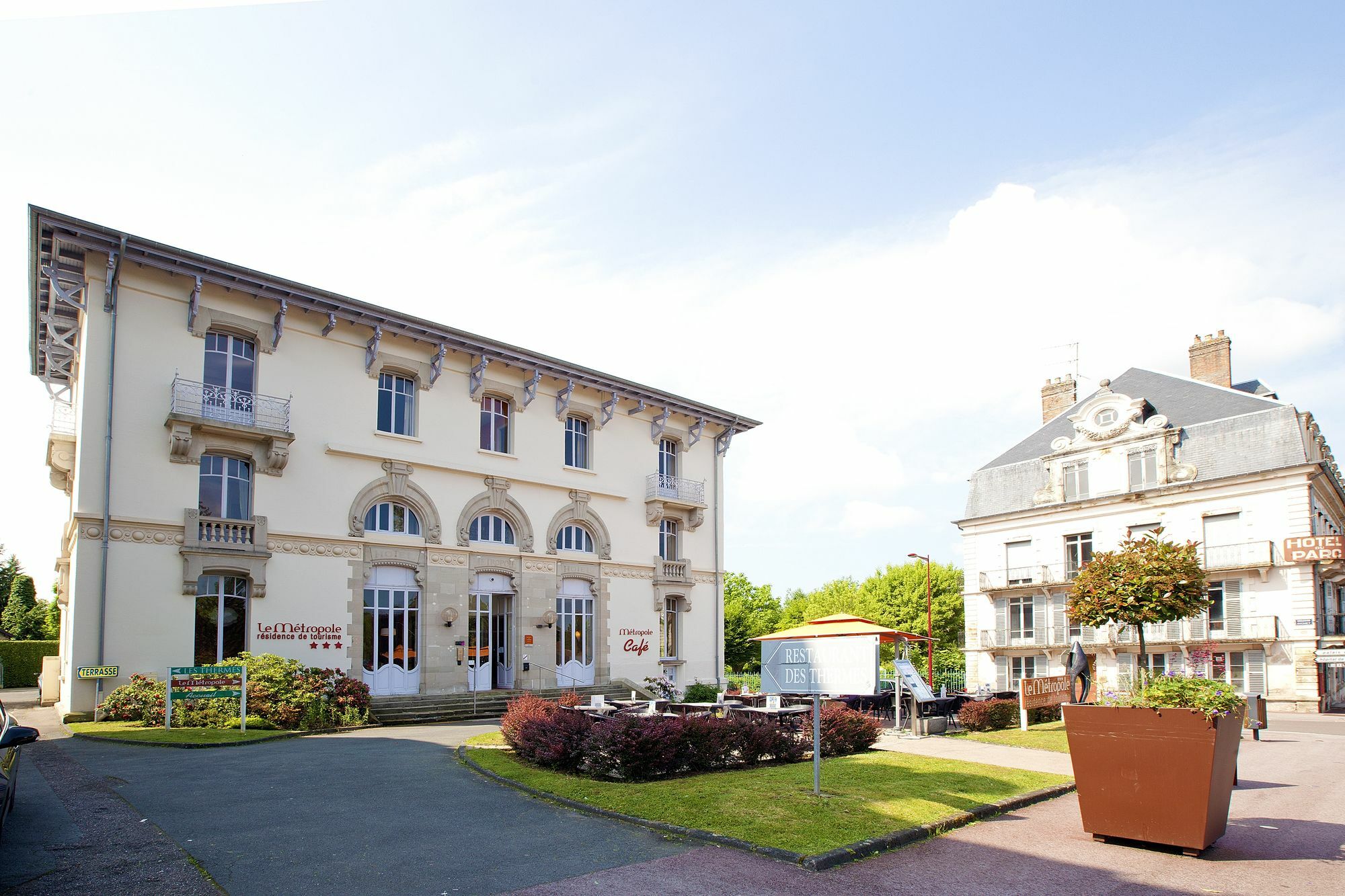Hotels & Residences - Les Thermes Luxeuil-les-Bains Bagian luar foto